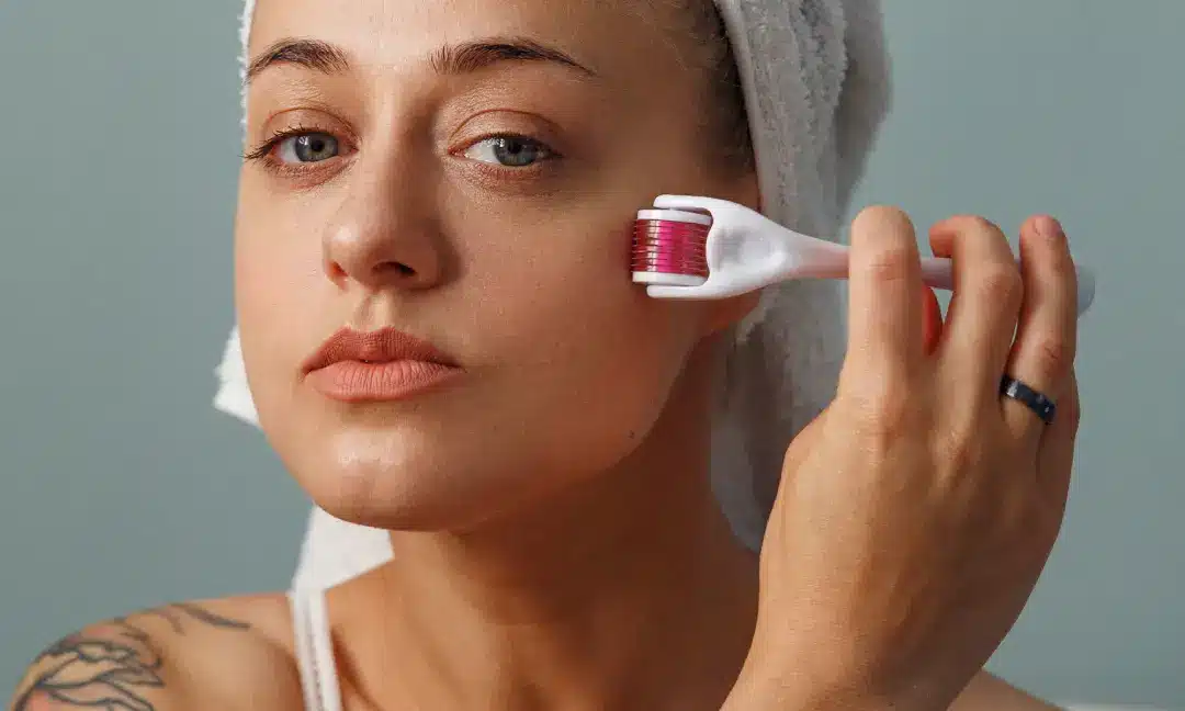 راهنمای جامع درمارولر | بهترین روش تقویت مو و ریش با دستگاه خانگی